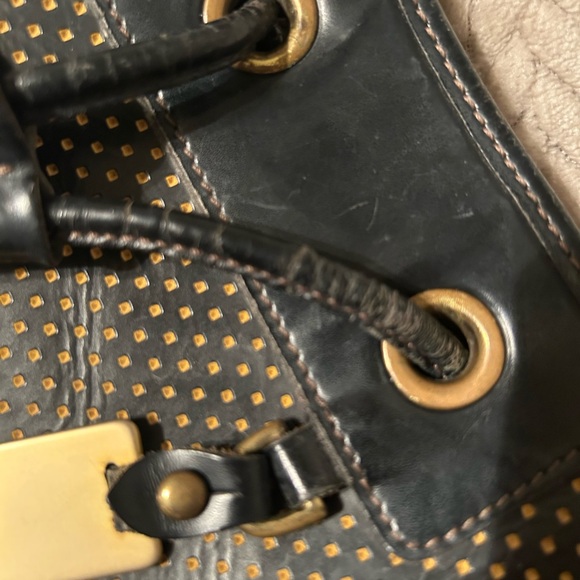 Black and Gold Bucket Bag - Picture 7 of 8